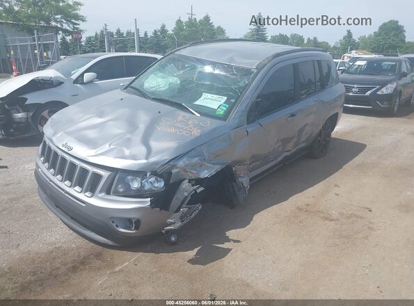 1C4NJCBA1GD740072 2016 JEEP COMPASS Silver Vista tres cuartos delantera izquierda