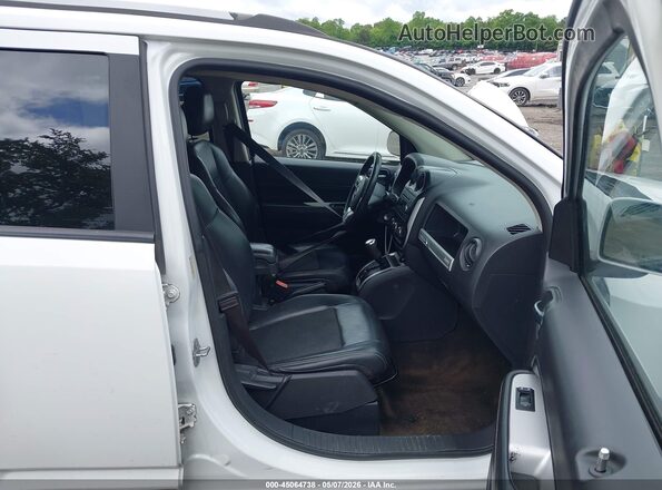 1C4NJCEAXGD599806 2016 JEEP COMPASS White Вид салону спереду