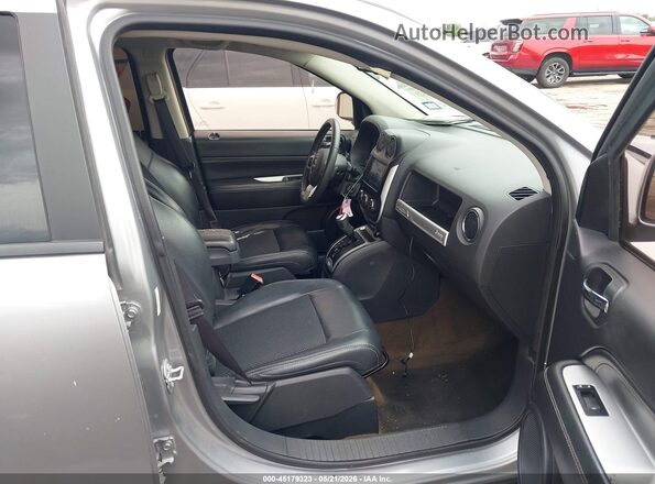 1C4NJCEB3HD160196 2017 JEEP COMPASS Silver Front interior view