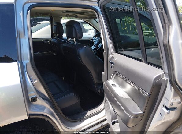 1C4NJCEB5HD189683 2017 JEEP COMPASS Silver Widok naklejki z numerem VIN
