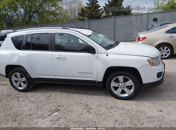 1C4NJDBB4HD142798 2017 JEEP COMPASS White Սալոնի հետևի տեսք