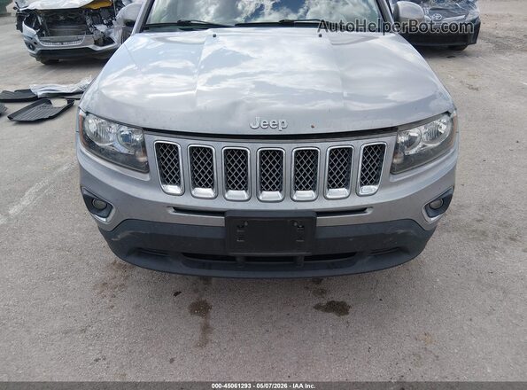 1C4NJDEB2HD126496 2017 JEEP COMPASS Silver Vista interior trasera