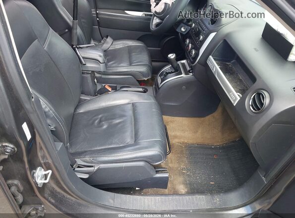 1C4NJDEB5HD113239 2017 JEEP COMPASS Gray Front interior view