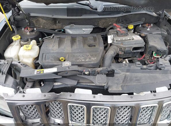 1C4NJDEB5HD113239 2017 JEEP COMPASS Gray Rear view