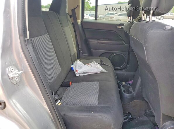 1C4NJPBA0HD166556 2017 JEEP PATRIOT Silver 