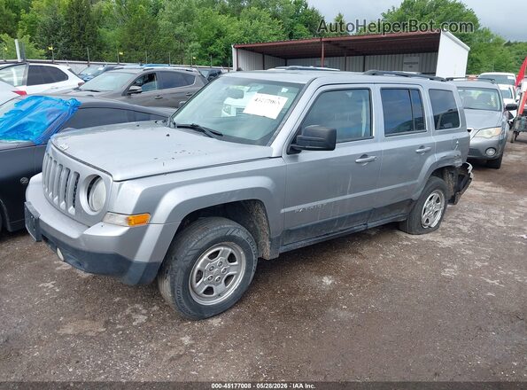 1C4NJPBA1GD524407 2016 JEEP PATRIOT Silver Vista tres cuartos delantera izquierda