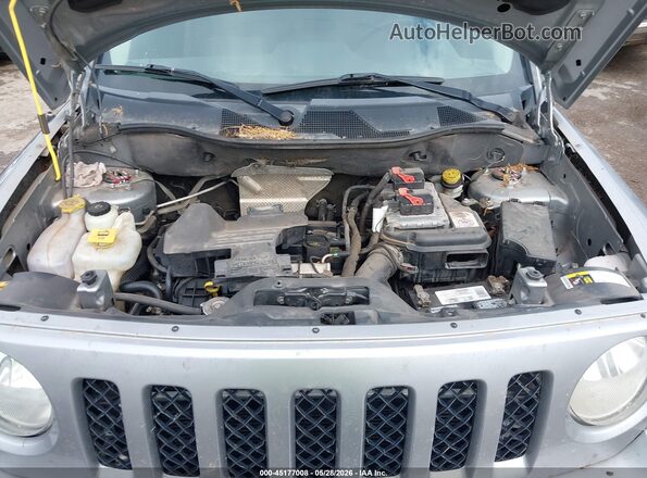 1C4NJPBA1GD524407 2016 JEEP PATRIOT Silver Vista trasera