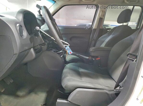 1C4NJPBA7GD807233 2016 JEEP PATRIOT White Vista interior delantera