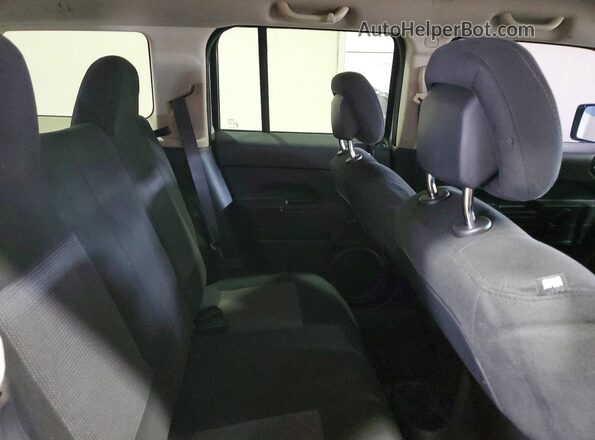1C4NJPBA7GD807233 2016 JEEP PATRIOT White Vista interior trasera