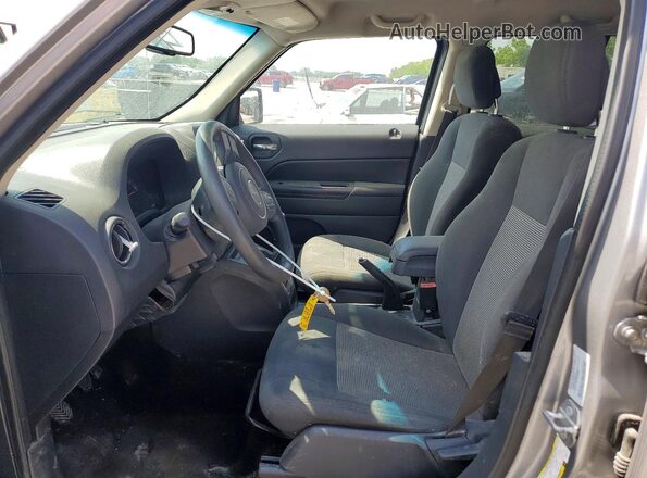 1C4NJPBA8GD583177 2016 JEEP PATRIOT Silver Widok wnętrza z przodu