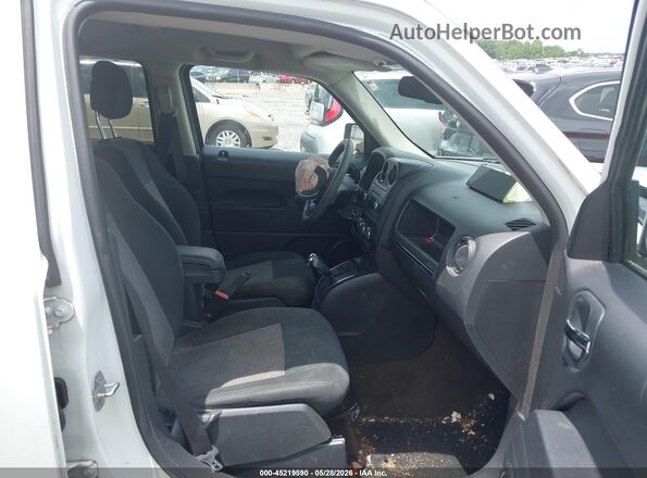 1C4NJPBB3GD601612 2016 JEEP PATRIOT White Вид салону спереду