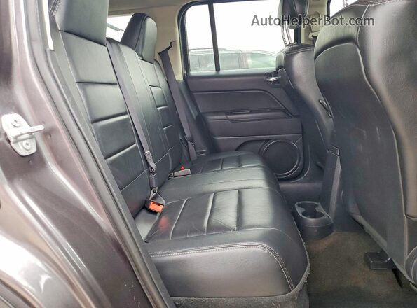 1C4NJPFA2HD209577 2017 JEEP PATRIOT Gray Vista interior trasera