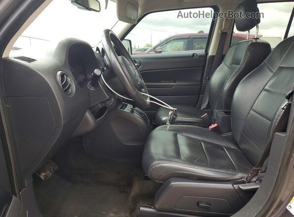 1C4NJPFA2HD209577 2017 JEEP PATRIOT Gray Vista interior delantera