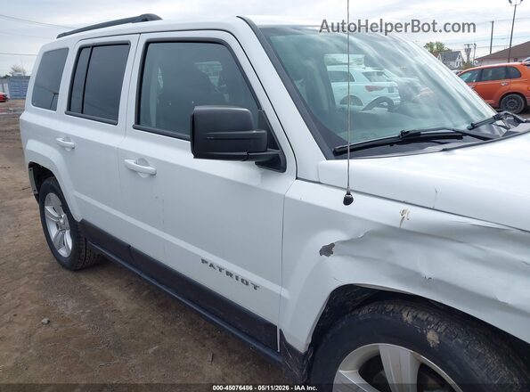 1C4NJPFB4GD777031 2016 JEEP PATRIOT White Front view