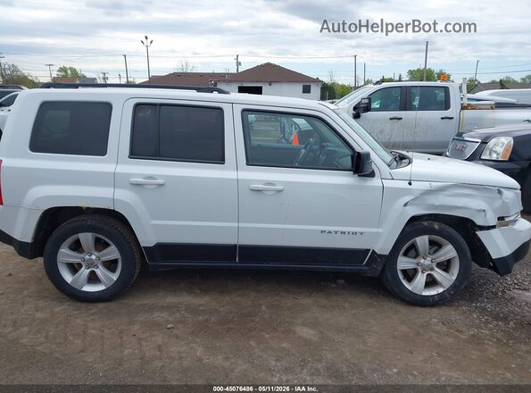 1C4NJPFB4GD777031 2016 JEEP PATRIOT White Rear interior view