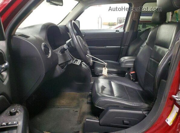 1C4NJRFB1HD114495 2017 JEEP PATRIOT Red Вид салону спереду