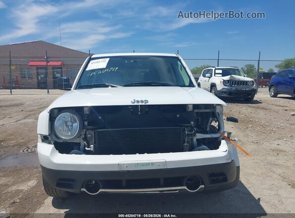 1C4NJRFB2HD177640 2017 JEEP PATRIOT White Front view