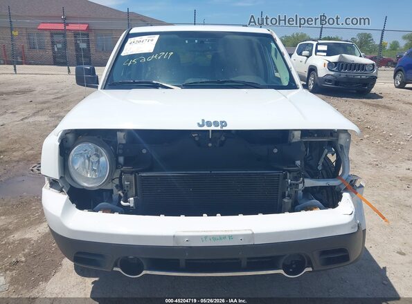 1C4NJRFB2HD177640 2017 JEEP PATRIOT White Rear interior view