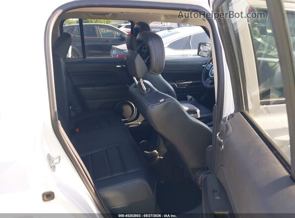 1C4NJRFB3GD595414 2016 JEEP PATRIOT White VIN կոդի պիտակի տեսք