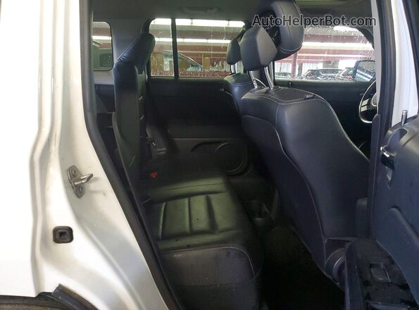1C4NJRFB3GD752889 2016 JEEP PATRIOT White Rear seats view