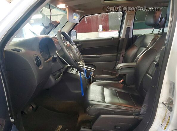 1C4NJRFB3GD752889 2016 JEEP PATRIOT White Front interior view