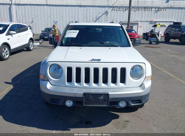 1C4NJRFBXGD782911 2016 JEEP PATRIOT White ხელსაწყოთა პანელის ხედი