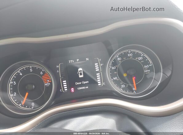 1C4PJLAB1HD231104 2017 JEEP CHEROKEE White Հետևի նստատեղերի տեսք
