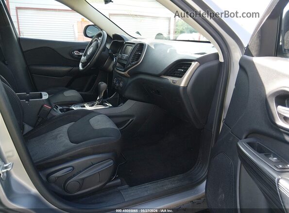 1C4PJLAB2GW127403 2016 JEEP CHEROKEE Silver Սալոնի դիմացի տեսք