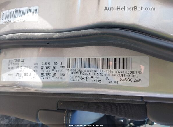 1C4PJLAB5HW654420 2017 JEEP CHEROKEE Silver Engine compartment view