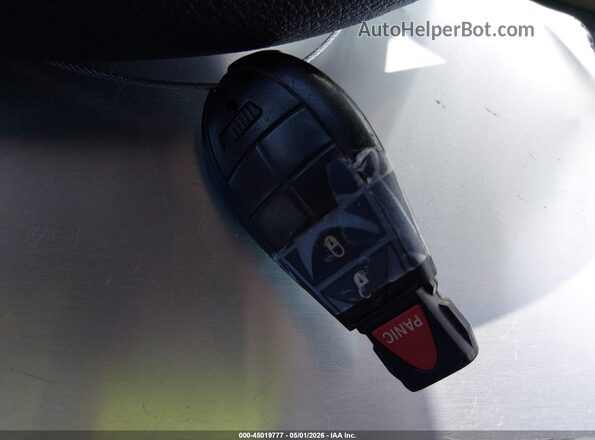 1C4PJLAB6GW282388 2016 JEEP CHEROKEE Красный Вид панели приборов