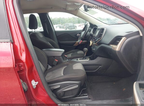1C4PJLAB9HD232064 2017 JEEP CHEROKEE Red Front interior view
