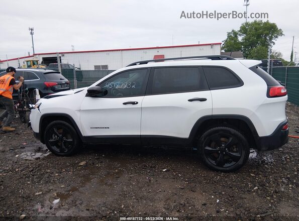 1C4PJLAX5JD559093 2018 JEEP CHEROKEE White 