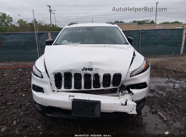 1C4PJLAX5JD559093 2018 JEEP CHEROKEE White 