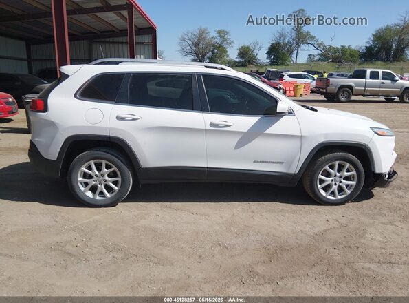 1C4PJLCB0GW208526 2016 JEEP CHEROKEE White Vista interior trasera