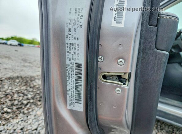 1C4PJLCB0JD605513 2018 JEEP CHEROKEE Silver 