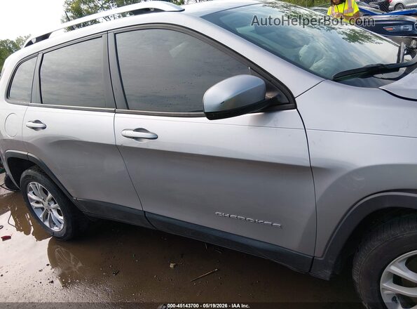 1C4PJLCB0MD199690 2021 JEEP CHEROKEE Silver Vista interior de 360 grados