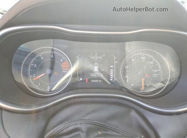 1C4PJLCB1KD339906 2019 JEEP CHEROKEE Black Instrument cluster view