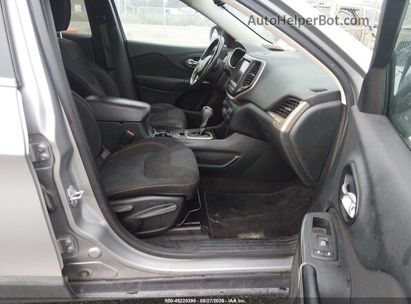 1C4PJLCB2GW179627 2016 JEEP CHEROKEE Gray Սալոնի դիմացի տեսք