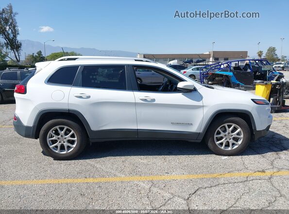 1C4PJLCB2JD524321 2018 JEEP CHEROKEE White Rear interior view