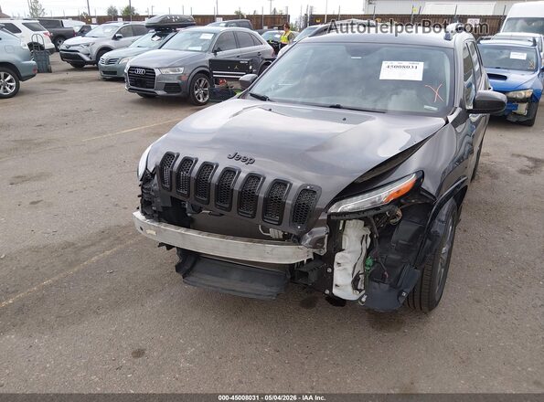 1C4PJLCB2JD588374 2018 JEEP CHEROKEE Gray Front view