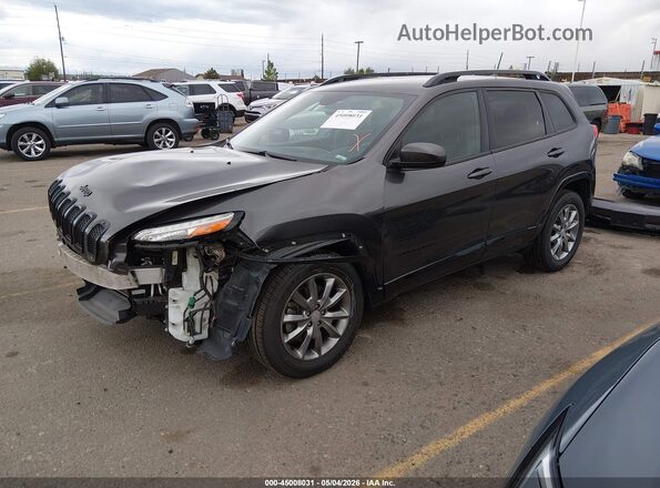 1C4PJLCB2JD588374 2018 JEEP CHEROKEE Gray Front left