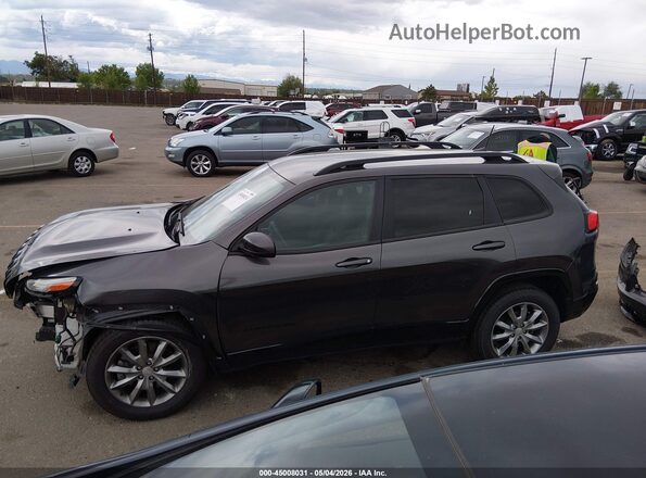 1C4PJLCB2JD588374 2018 JEEP CHEROKEE Gray 