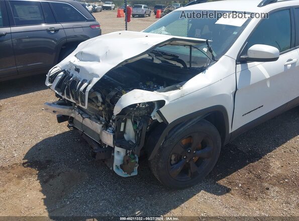 1C4PJLCB2JD621129 2018 JEEP CHEROKEE White Front view