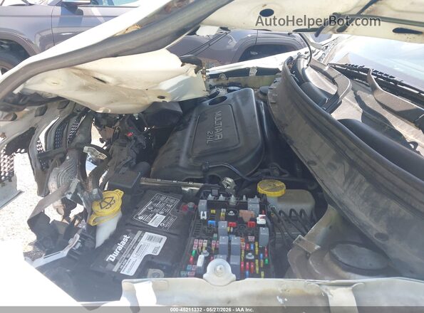 1C4PJLCB2JD621129 2018 JEEP CHEROKEE White Rear view