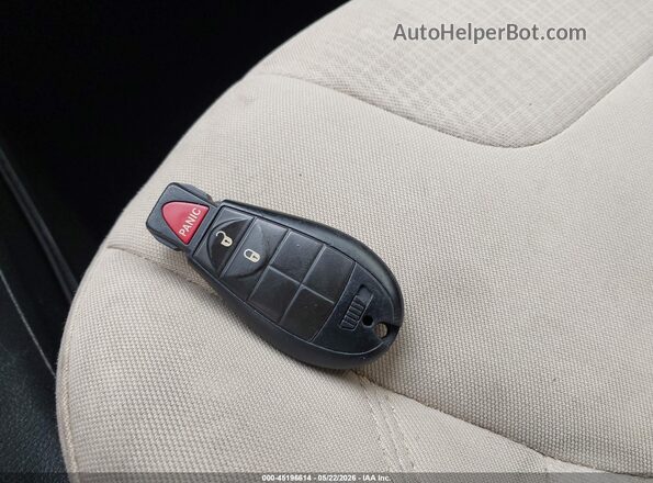 1C4PJLCB3GW126077 2016 JEEP CHEROKEE Красный Вид панели приборов