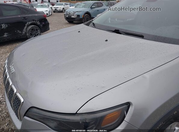 1C4PJLCB3KD232579 2019 JEEP CHEROKEE Silver Widok z przodu