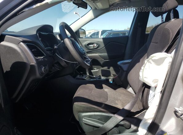 1C4PJLCB4KD241100 2019 JEEP CHEROKEE Silver Սալոնի դիմացի տեսք