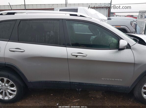 1C4PJLCB5LD511047 2020 JEEP CHEROKEE Серебряный Вид задней части салона