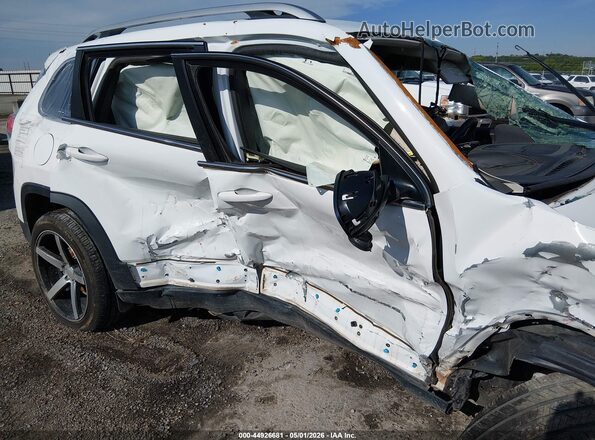 1C4PJLCB6HD240698 2017 JEEP CHEROKEE White Front view