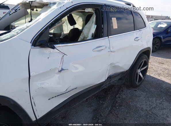 1C4PJLCB6HD240698 2017 JEEP CHEROKEE White Dashboard view